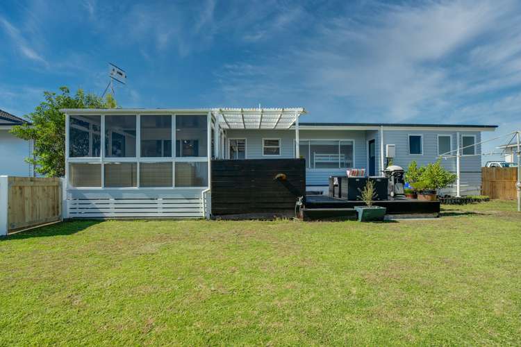 98 The Esplanade Westshore_18