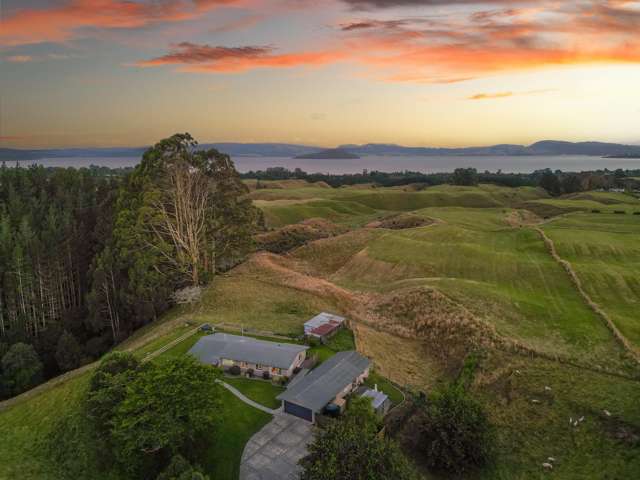 Double Dwelling Lifestyle With Lake Views