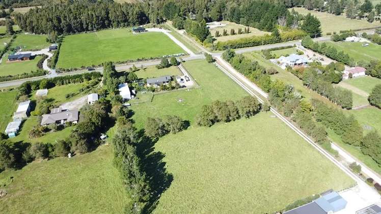 215 Utopia Road Westport_17