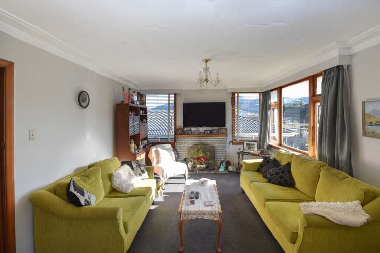 9 Castlewood Road Company Bay_5