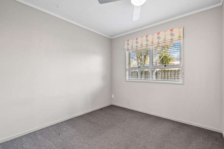 9 Housman Place 11373_9