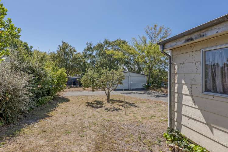 235 Breezes Road Aranui_10