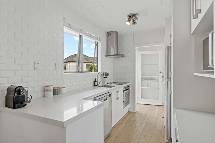 1/18 Gossamer Drive Pakuranga Heights_10