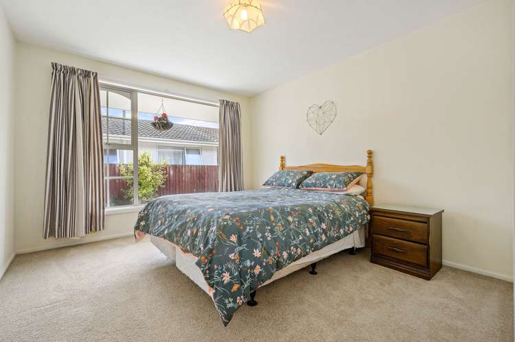 2/203 Main North Road Redwood_11