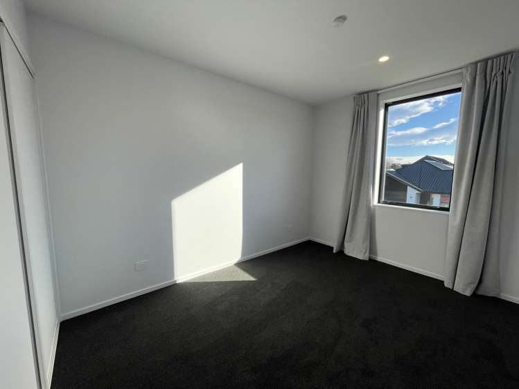 15 Malaga Crescent Harewood_9