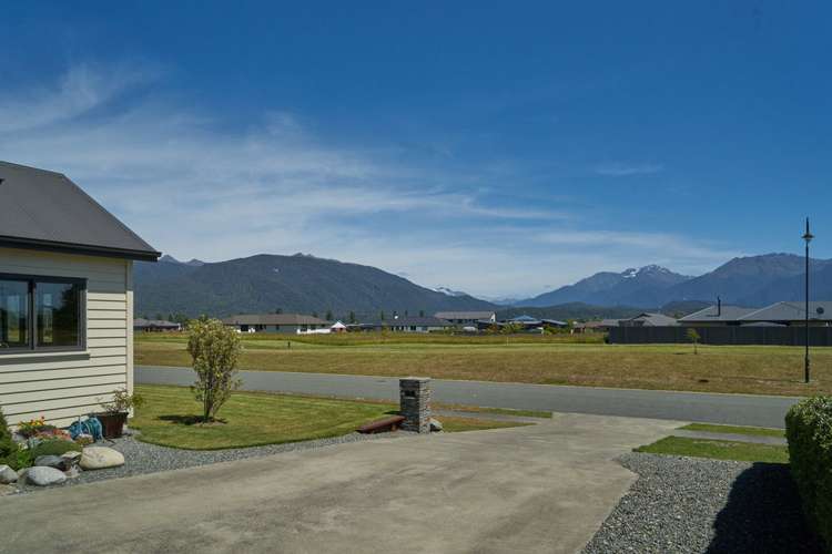 64 Breaksea Street Te Anau_47
