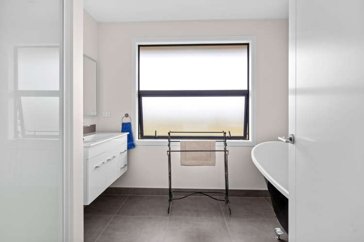57 Golden Road Alexandra_22