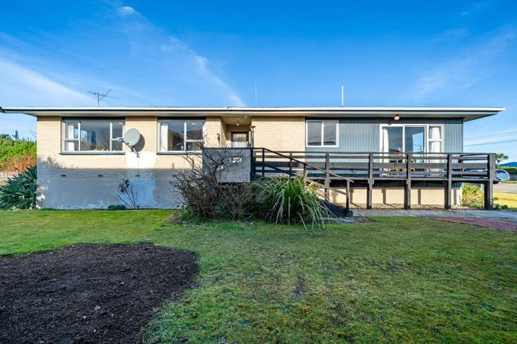 83 Racecourse Road_0