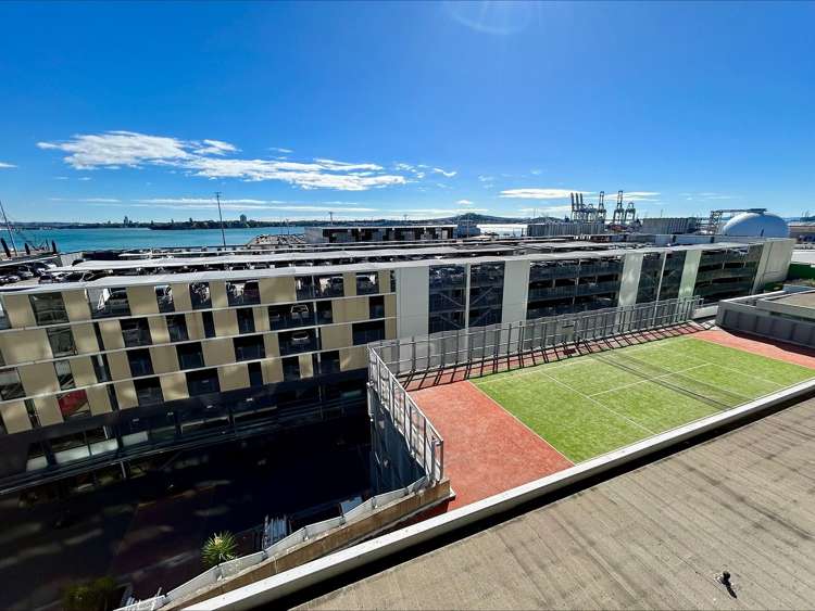 608/2 Beach Road Auckland Central_17