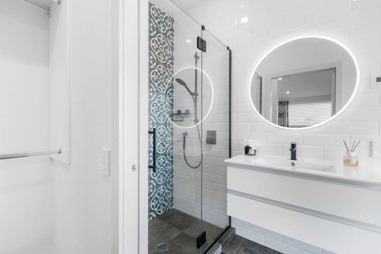 122d Moore Street Howick_11