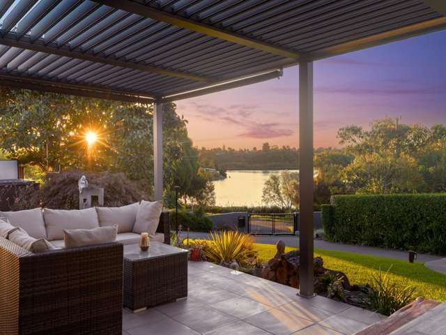 Stylish haven with water views