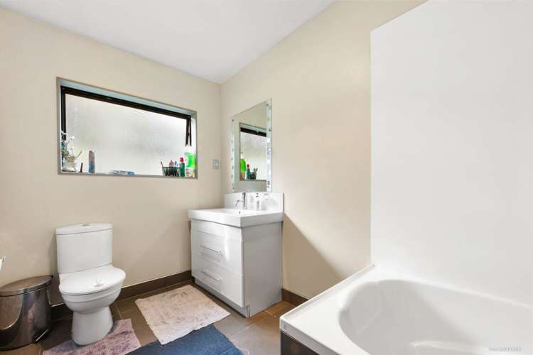 17b Scotstoun Place Glen Eden_8