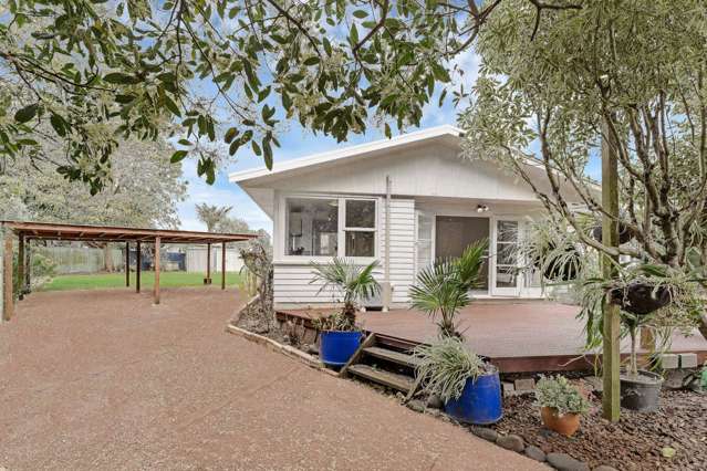 1120m² of Paradise with Subdivision Potential.