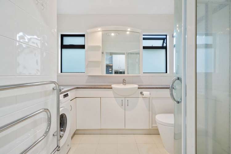 37 Parkhill Road Mellons Bay_23