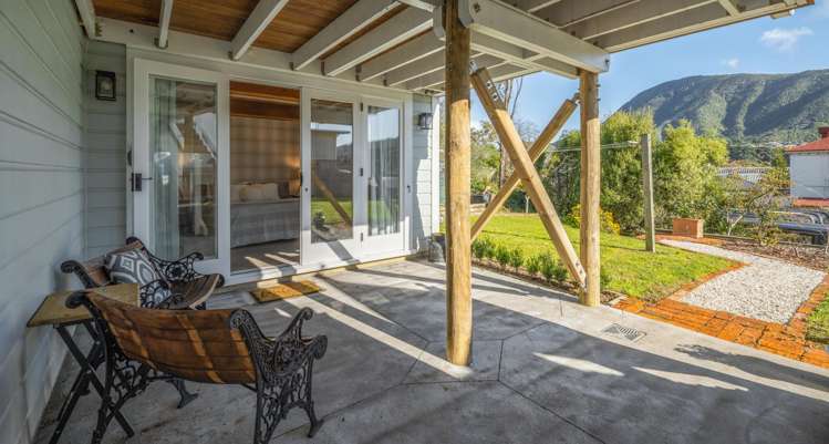 5 Taranaki Street Picton_24