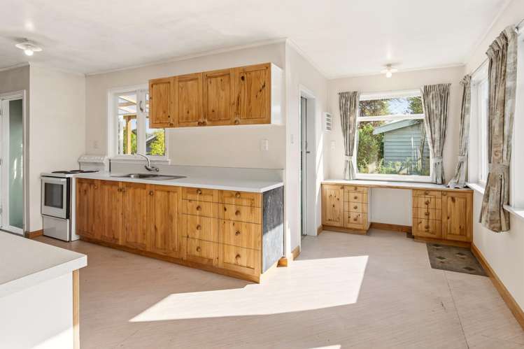 64 New Renwick Road Burleigh_9