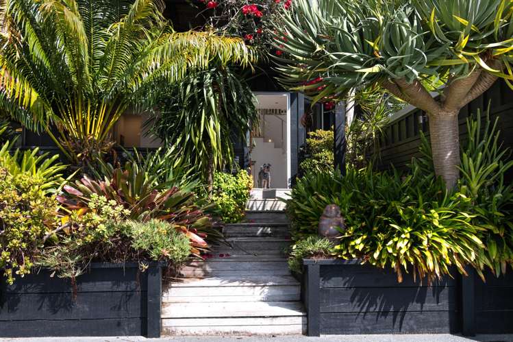 1184 Sandspit Road Sandspit_4