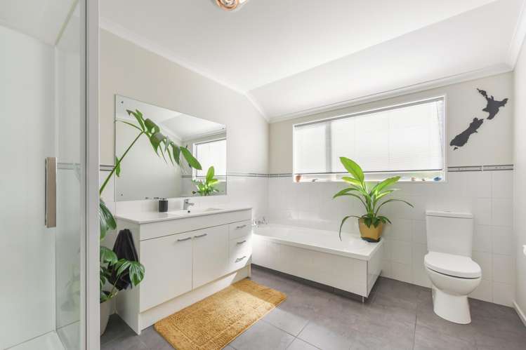 2 Heritage Crescent Richmond_18