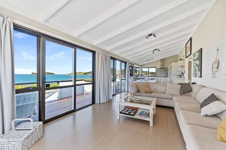 14 Logan Nicks Place Russell Surrounds_6