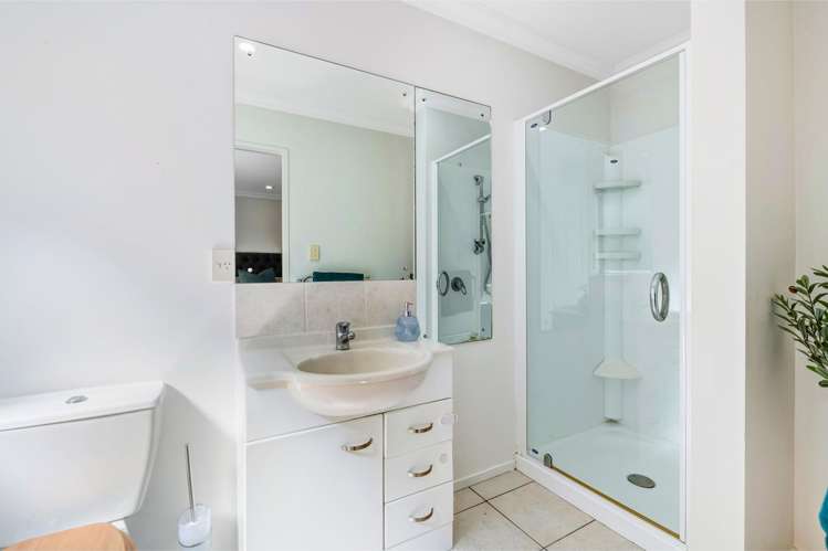 6 Chenery Road Red Beach_12