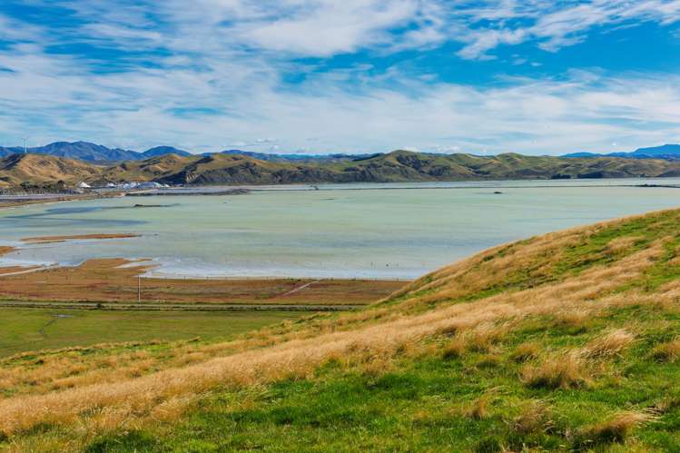 Corner Marfells Beach and Clifford Roads Lake Grassmere_29