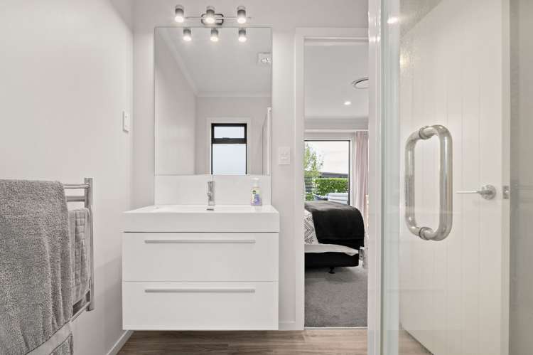 2 Probert Crescent Chartwell_10