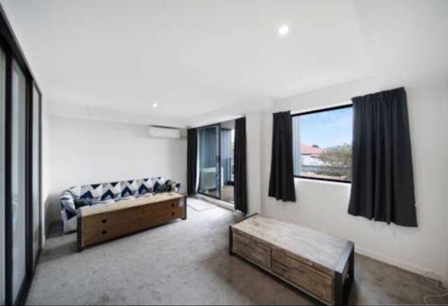 111/8 Gray Avenue Mangere East_3