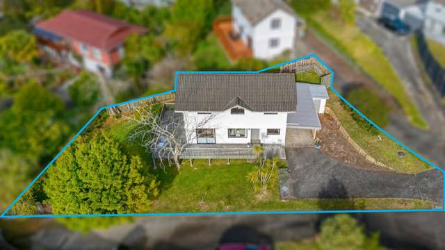 1/70 Ayton Drive Totara Vale_2