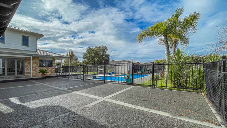 165 The Oaks Drive Leamington_19