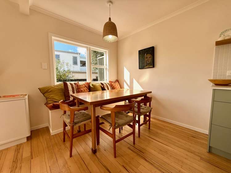 19 Lorenzen Bay Road Raglan_12