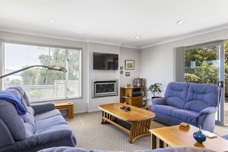 2/30 Ingle Avenue Waipahihi_10