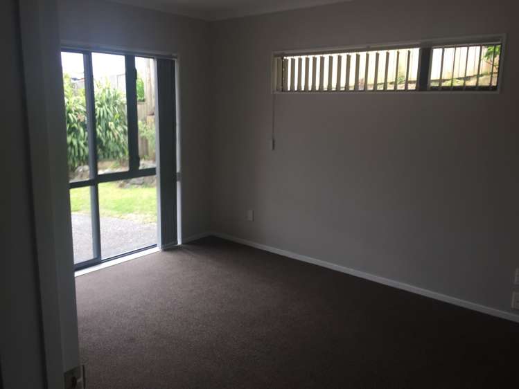 9 Arrowsmith Drive Clover Park_5