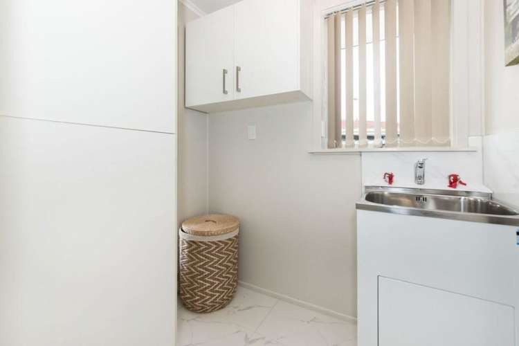 8 Drive Pickering Avenue Manurewa_12