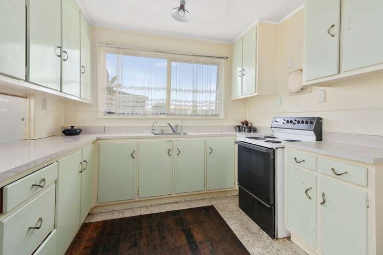 3 Yorkton Rise Mangere Bridge_13