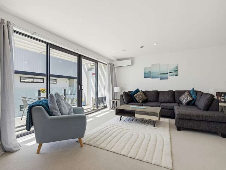 323/8 Thompson Park Road Mount Wellington_16