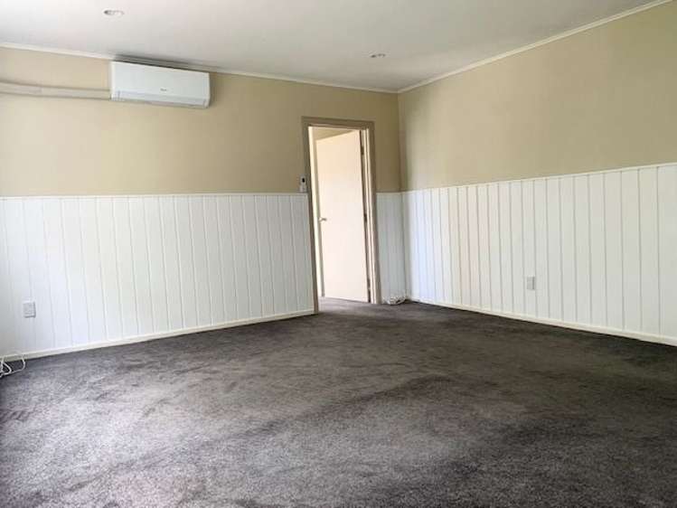 11A Netherlands Avenue Kelston_10