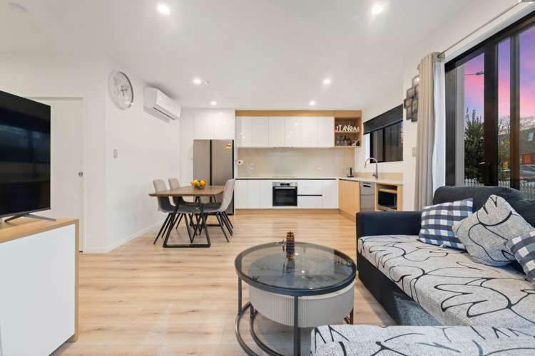 9/4 Dunkirk Road Panmure_4