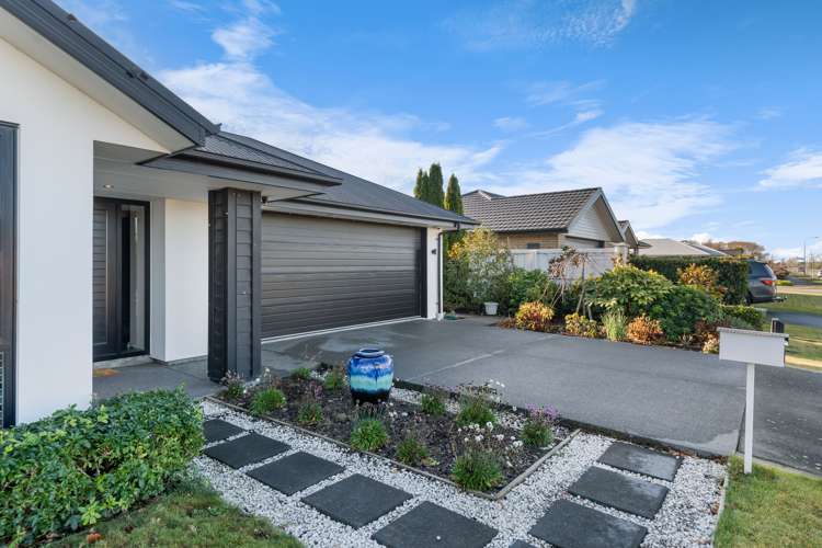 27 Faringdon Boulevard Rolleston_26