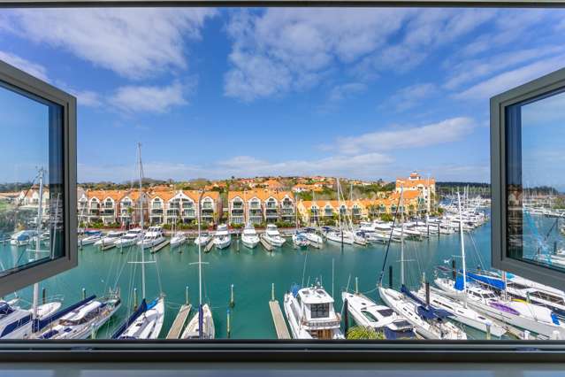 Marina Living - Unrivalled Space & Stunning views