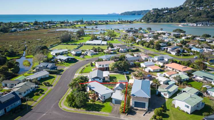 2 Norfolk Place Tairua_5