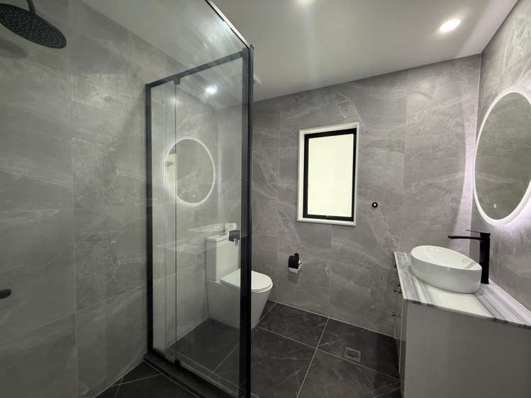 B/20 Castleford Street Green Bay_8