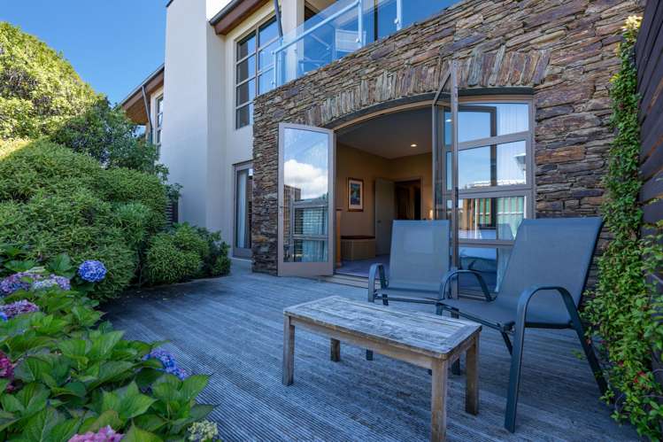 2/10 Lake Street Queenstown_3