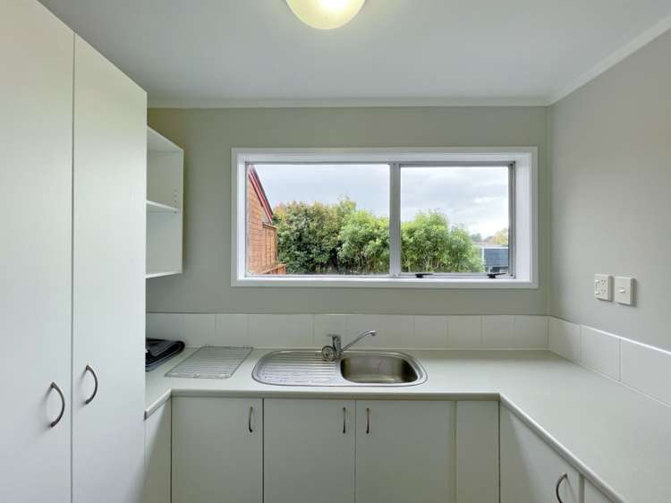 2/82 Moore Street Hillcrest_2