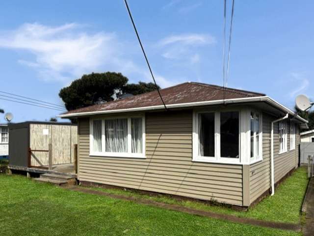 THREE BEDROOMS CLOSE TO SCHOL