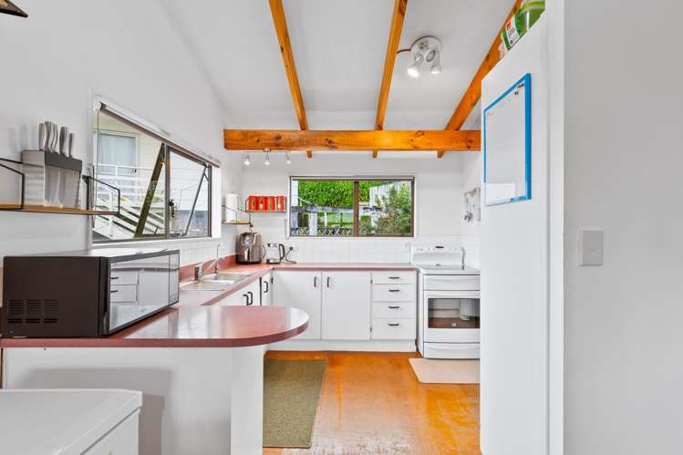 13 Frosses Place Massey_18