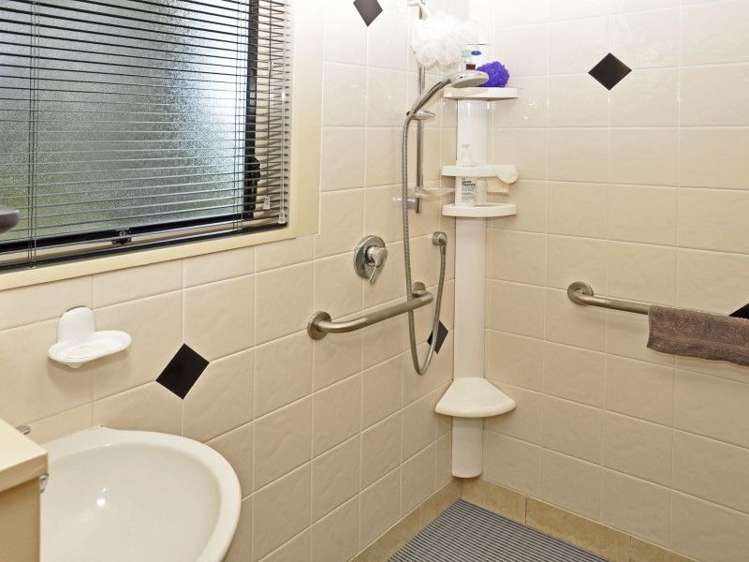 9 Pine Grove Tairua_12