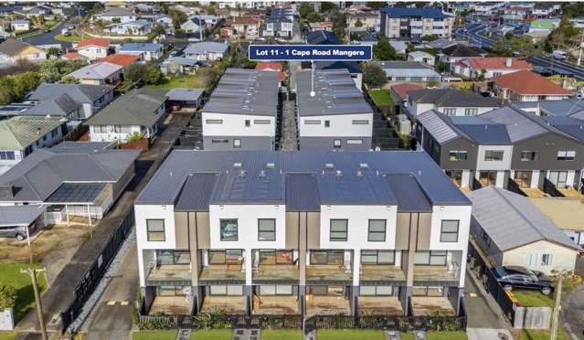 2/1 Cape Road Mangere_2