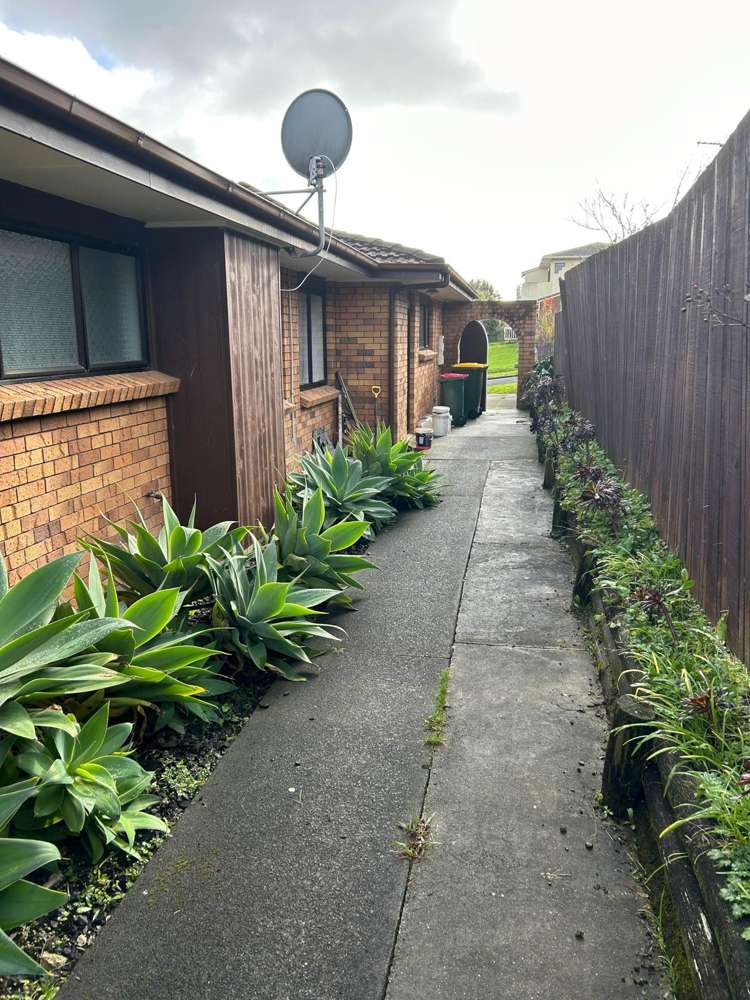 94 Dalwhinnie Parade Highland Park_16