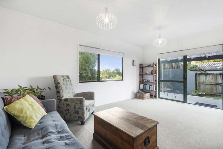 29B Henderson Crescent Parkvale_7