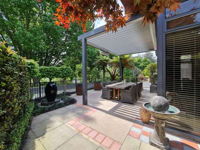Executive Living Paradise - Furnished